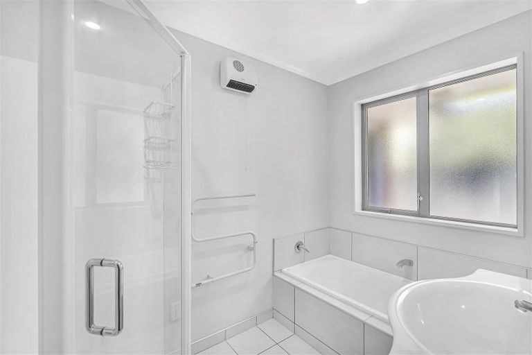 Photo of property in 6 Cameron Crescent, Rolleston, 7614