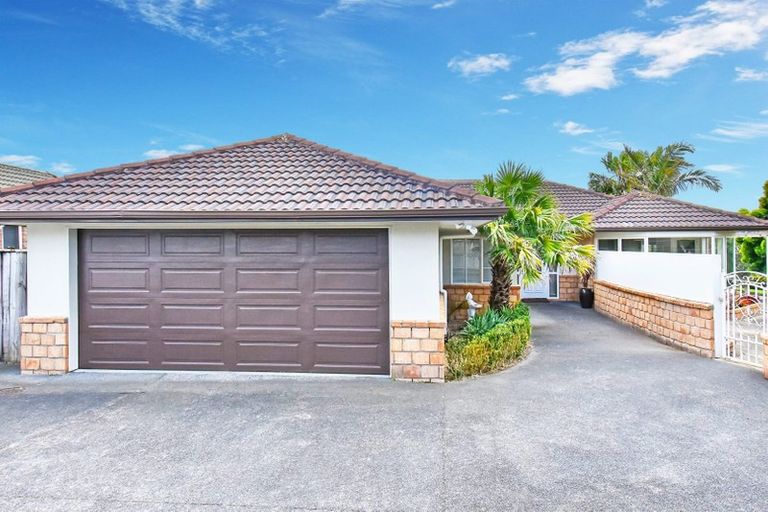 Photo of property in 8 Crannich Place, Wattle Downs, Auckland, 2103