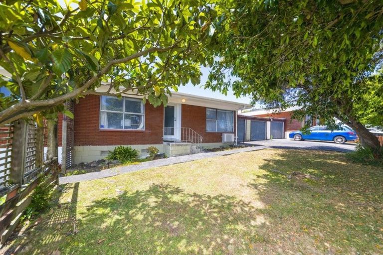Photo of property in 2/1 Leigh Terrace, Bayview, Auckland, 0629