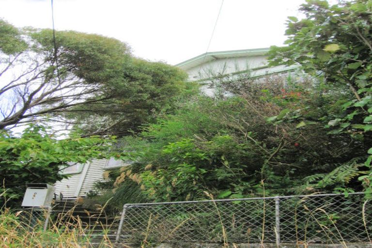 Photo of property in 6 Finnimore Terrace, Vogeltown, Wellington, 6021