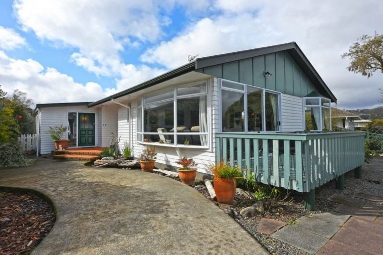 Photo of property in 5 Parera Grove, Heretaunga, Upper Hutt, 5018