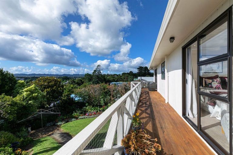 Photo of property in 59 Spence Road, Henderson, Auckland, 0612
