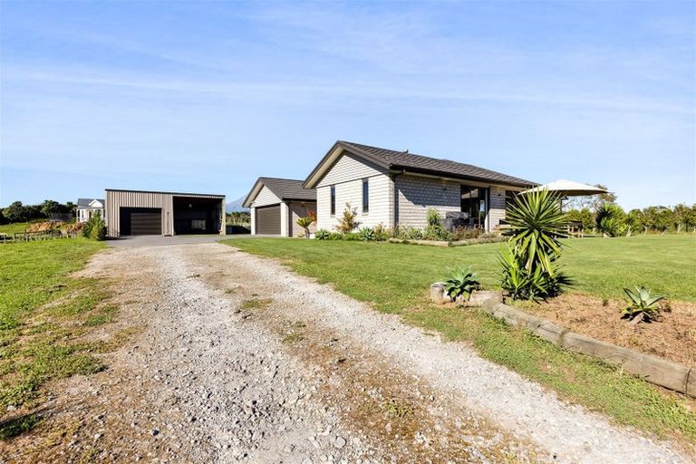Photo of property in 1108e Egmont Road, Egmont Village, New Plymouth, 4372