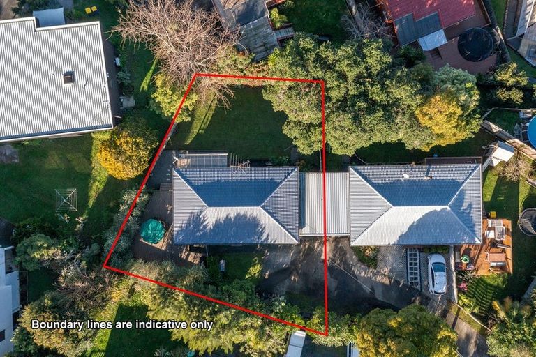 Photo of property in 1/6 Phillipa Place, Browns Bay, Auckland, 0630