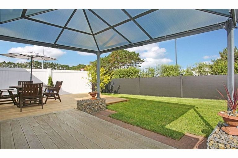 Photo of property in 9 Rere Awa Road, Glenbrook, 2681