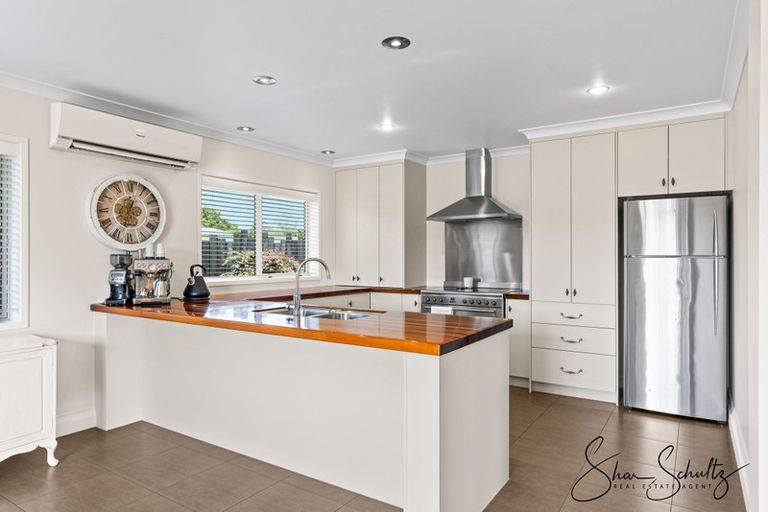 Photo of property in 18 Pahi Road, Paparoa, 0571