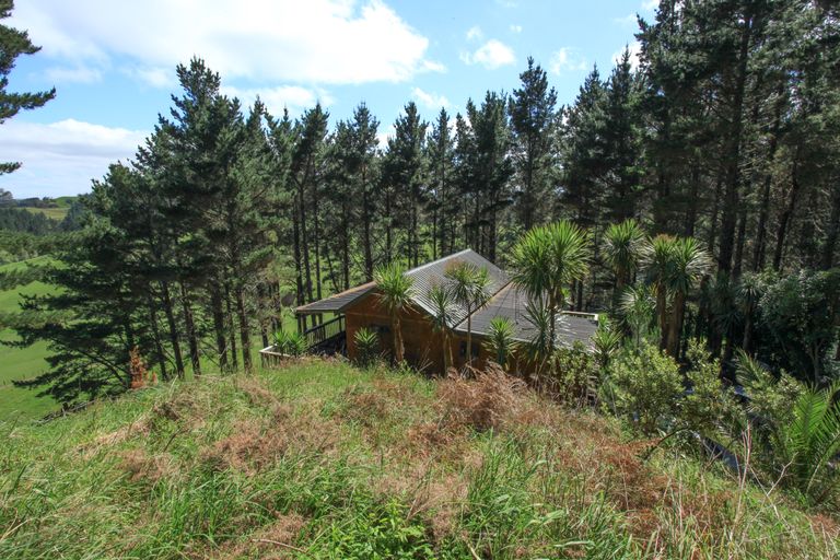 Photo of property in 72 Maungatawhiri Road, Raglan, 3295