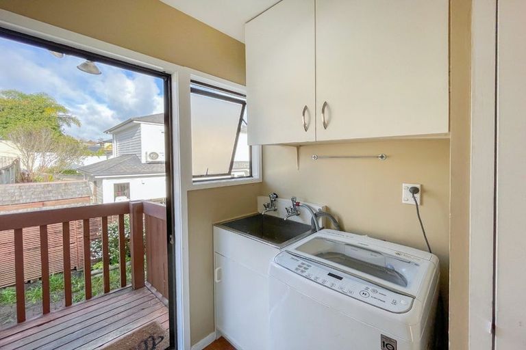 Photo of property in 690a Beach Road, Browns Bay, Auckland, 0630
