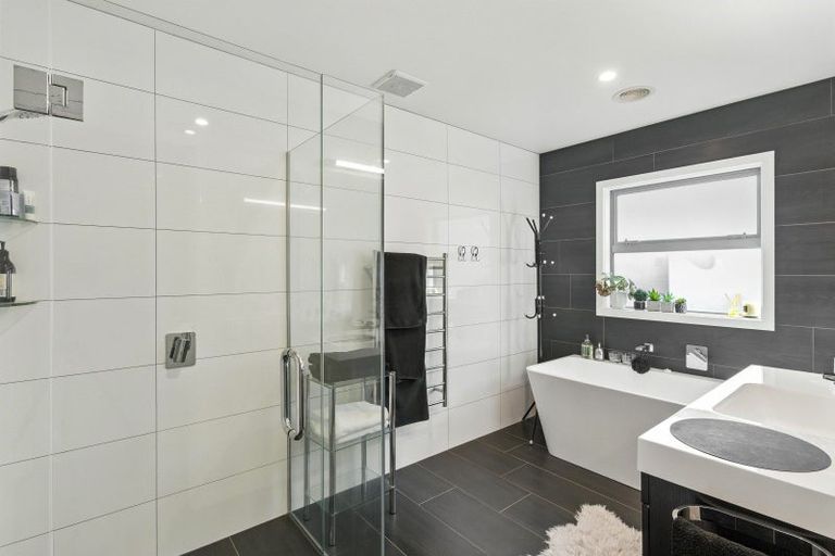 Photo of property in 22 Taranui Way, Paraparaumu Beach, Paraparaumu, 5032