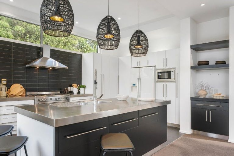 Photo of property in 1/5 Whareora Terrace, Cashmere, Christchurch, 8022