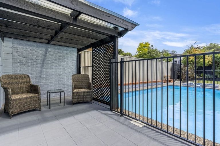 Photo of property in 2/44 Becroft Drive, Forrest Hill, Auckland, 0620