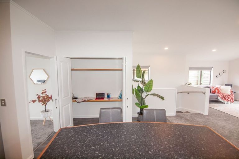 Photo of property in 6b Claverton Grove, Churton Park, Wellington, 6037