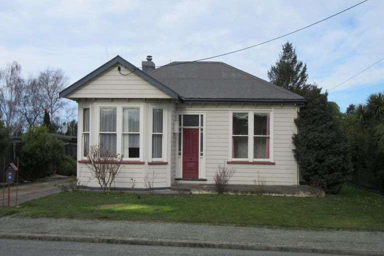 Photo of property in 32 Augustine Street, Waimate, 7924