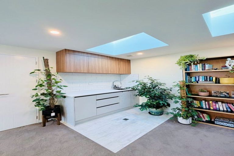 Photo of property in 17 Babos Avenue, Kumeu, 0810