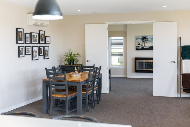 Photo of property in 87 Endeavour Drive, Whitby, Porirua, 5024