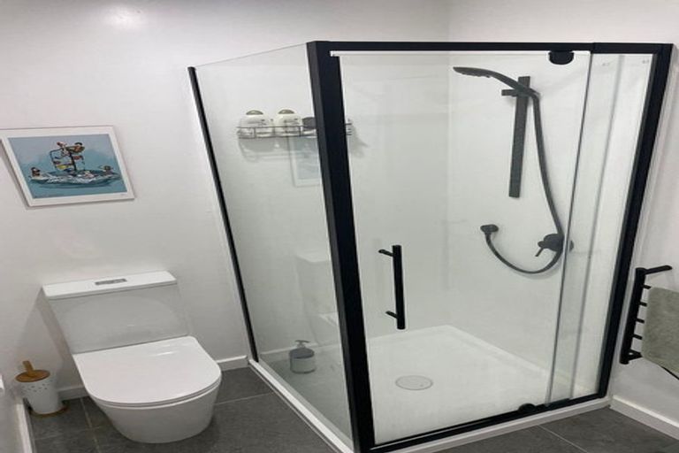 Photo of property in 138 Miromiro Road, Normandale, Lower Hutt, 5010