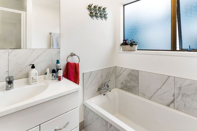 Photo of property in 59 Anich Road, Massey, Auckland, 0614