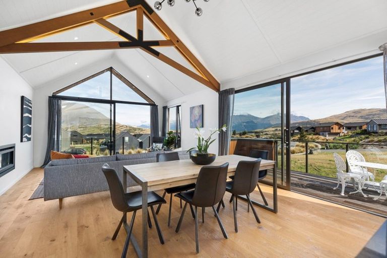 Photo of property in 19 Hackett Road, Jacks Point, Queenstown, 9371