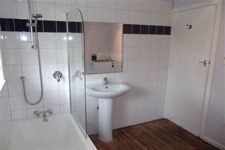 Photo of property in 3/53 Merani Street, Belmont, Auckland, 0622