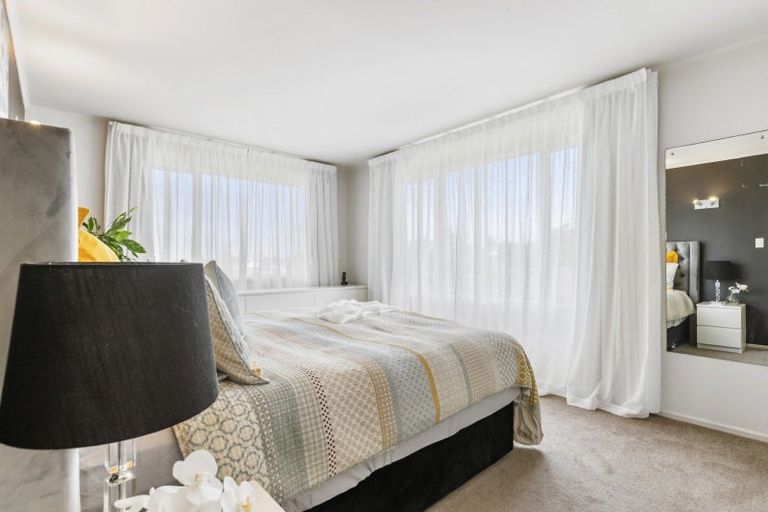 Photo of property in 11 Bacot Place, Howick, Auckland, 2014