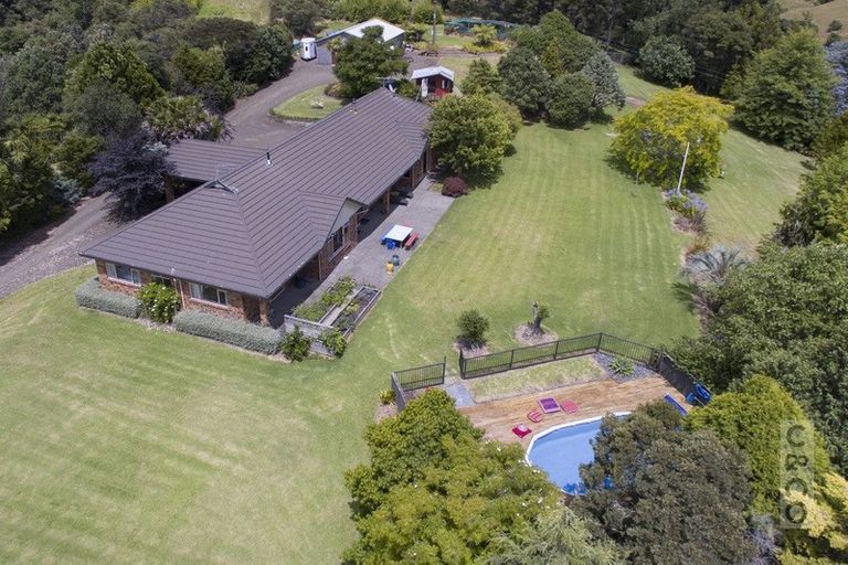 Photo of property in 216 Mcpike Road, Waimauku, 0883