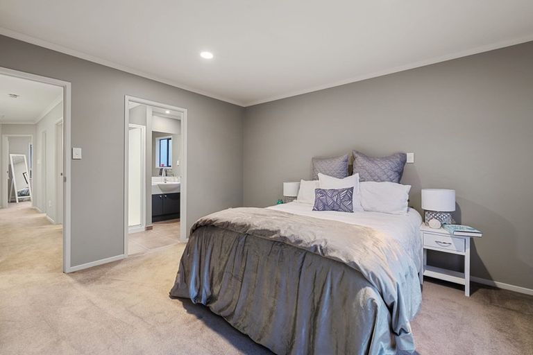 Photo of property in 41 Sonoma Crescent, Oteha, Auckland, 0632