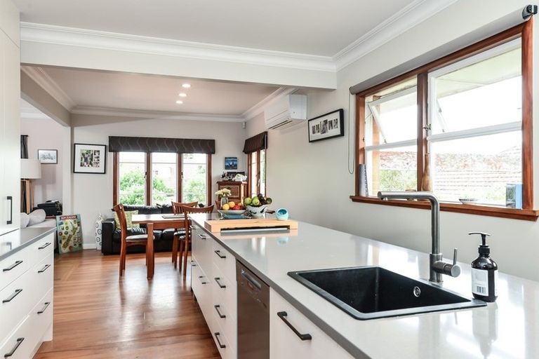 Photo of property in 16 Mansel Avenue, Hillcrest, Hamilton, 3216