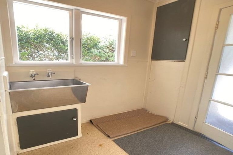 Photo of property in 50 Stottholm Road, Titirangi, Auckland, 0604