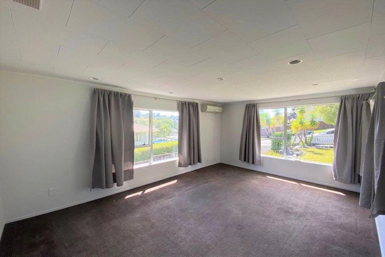 Photo of property in 13 Laser Place, Bayview, Auckland, 0629