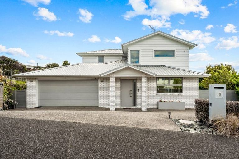 Photo of property in 18 Bella Vista Drive, Gulf Harbour, Whangaparaoa, 0930