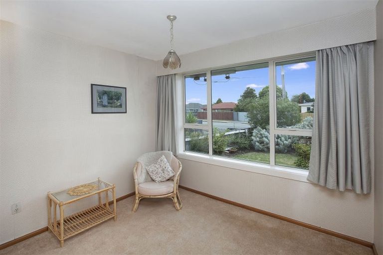 Photo of property in 38 Cutts Road, Russley, Christchurch, 8042