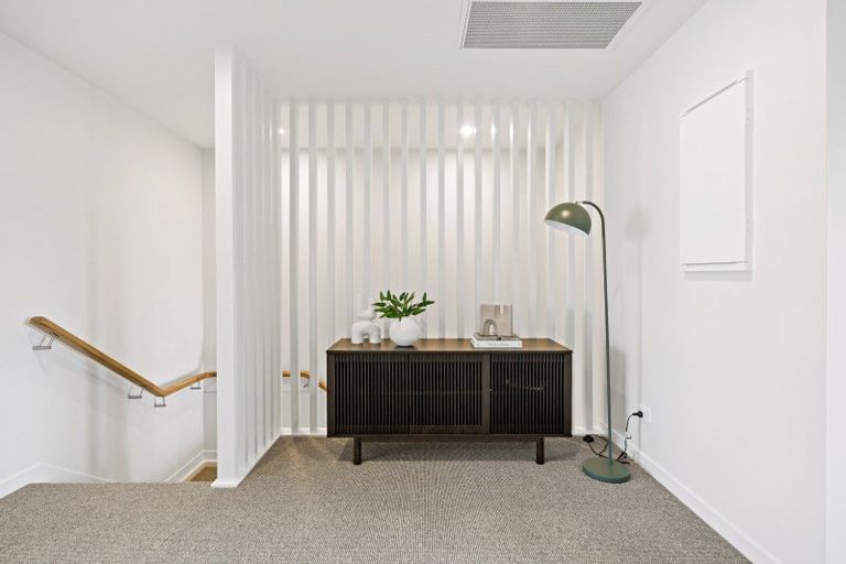 Photo of property in 9 Golden Fall Road, Hobsonville, 0616