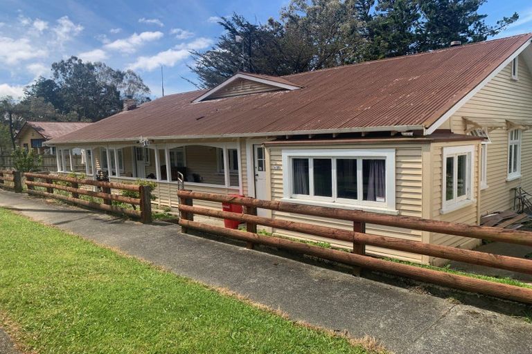 Photo of property in 3 Hay Street, Shannon, Palmerston North, 4474