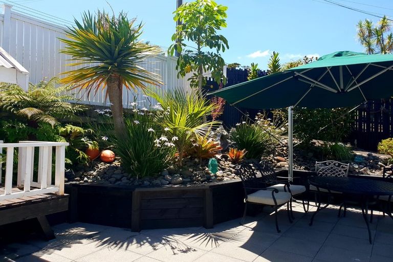 Photo of property in 2/40 Killarney Avenue, Torbay, Auckland, 0630