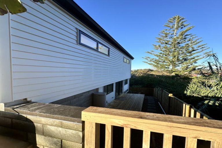 Photo of property in 10b Helleur Road, Massey, Auckland, 0614