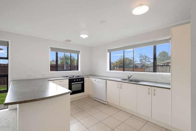 Photo of property in 19 Aitkenhead Court, Parakai, 0830