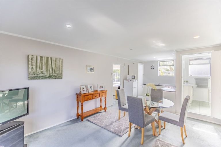 Photo of property in 13 Anderson Road, Taradale, Napier, 4112