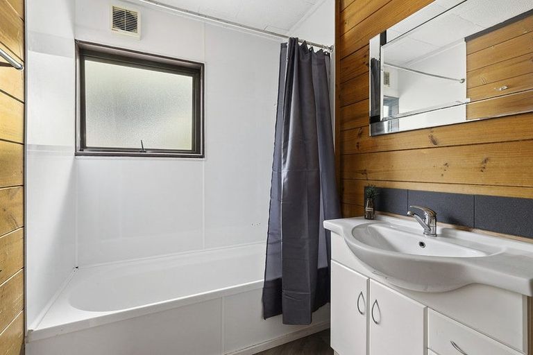 Photo of property in 68 Omapere Street, Whitby, Porirua, 5024