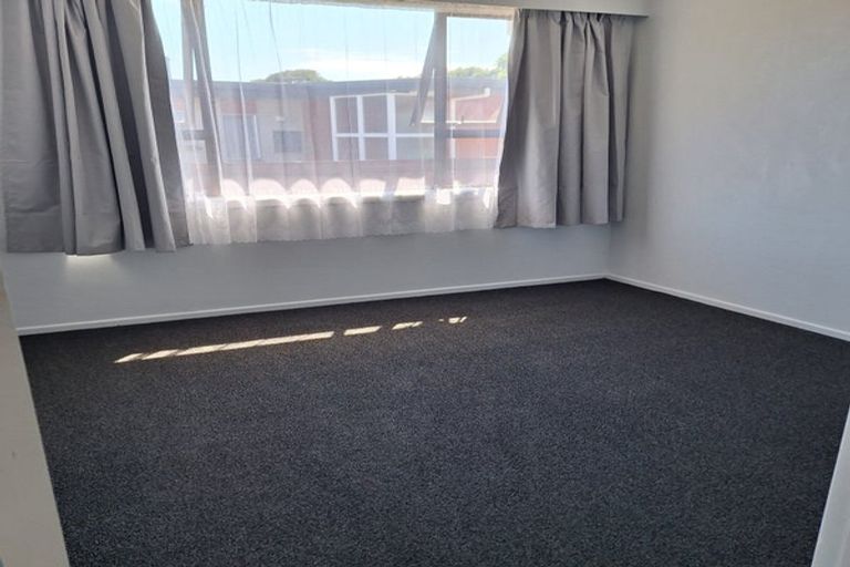 Photo of property in 12 Clifton Drive, Waitara, 4320