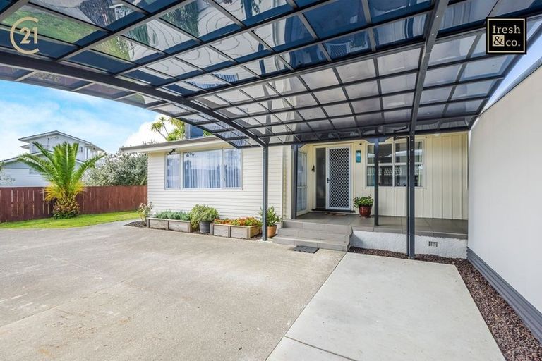 Photo of property in 107 Edgewater Drive, Pakuranga, Auckland, 2010