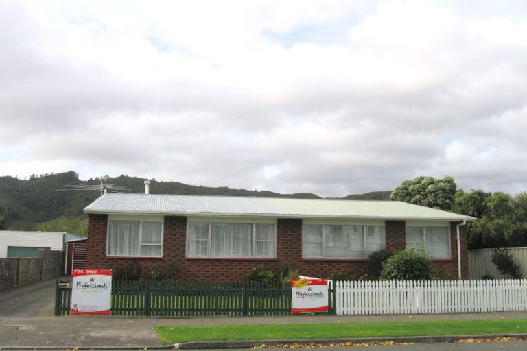 Photo of property in 28b Foster Street, Taita, Lower Hutt, 5011