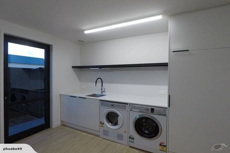 Photo of property in 15 Mount Creighton Crescent, Wanaka, 9305