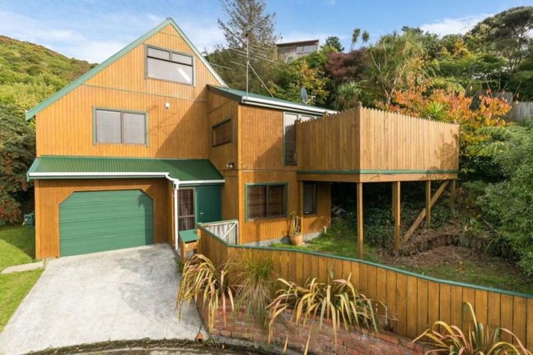 Photo of property in 10 Swadel Way, Karori, Wellington, 6012