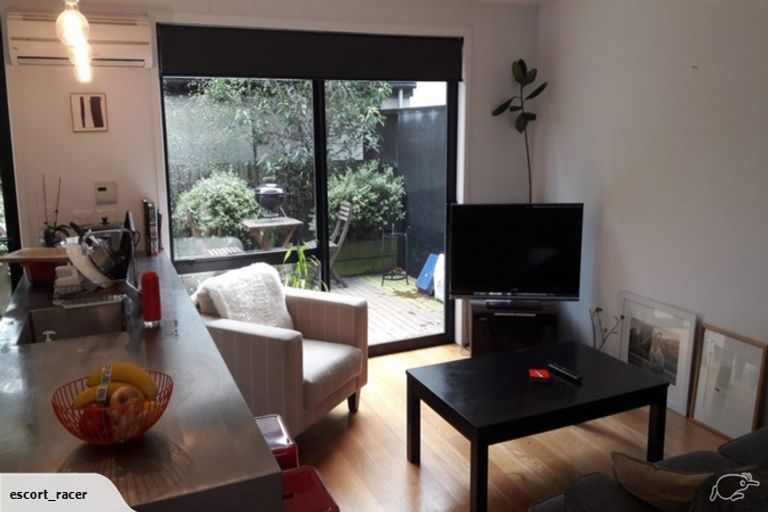 Photo of property in 2/35 Bishop Street, St Albans, Christchurch, 8014