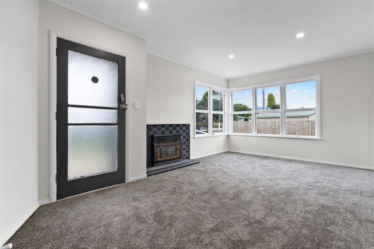 Photo of property in 1 Sutton Crescent, Papakura, 2110
