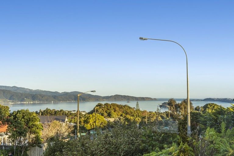 Photo of property in 227 Dowse Drive, Maungaraki, Lower Hutt, 5010