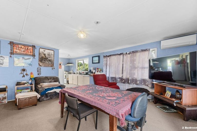 Photo of property in 42 Simons Street, Moturoa, New Plymouth, 4310