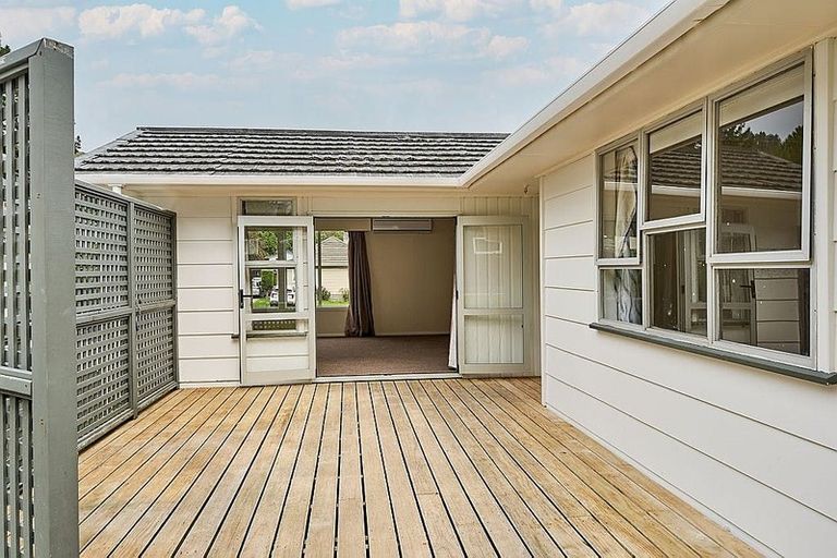 Photo of property in 4 Thomson Grove, Stokes Valley, Lower Hutt, 5019