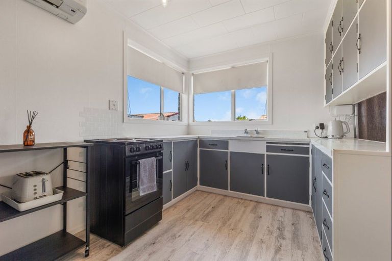 Photo of property in 3 Guildford Street, Levin, 5510
