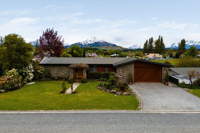 Photo of property in 3 Kinnibeg Street, Albert Town, Wanaka, 9305